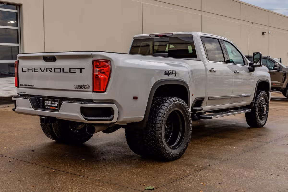 2024 Chevrolet Silverado 3500HD High Country Crew Cab