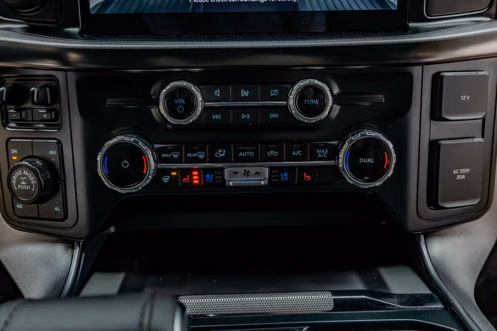 2024 Ford F-150 Platinum SuperCrew Image 28