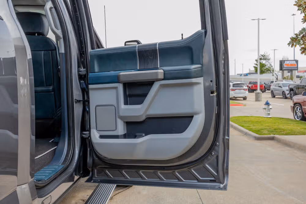 2022 Ford F-450 Super Duty Limited Crew Cab Image 39