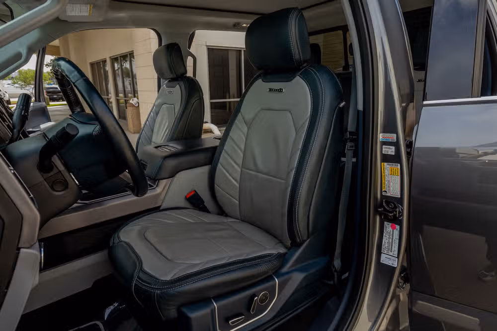 2022 Ford F-450 Super Duty Limited Crew Cab Image 30