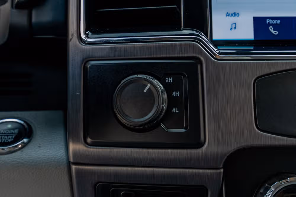 2022 Ford F-450 Super Duty Limited Crew Cab Image 23