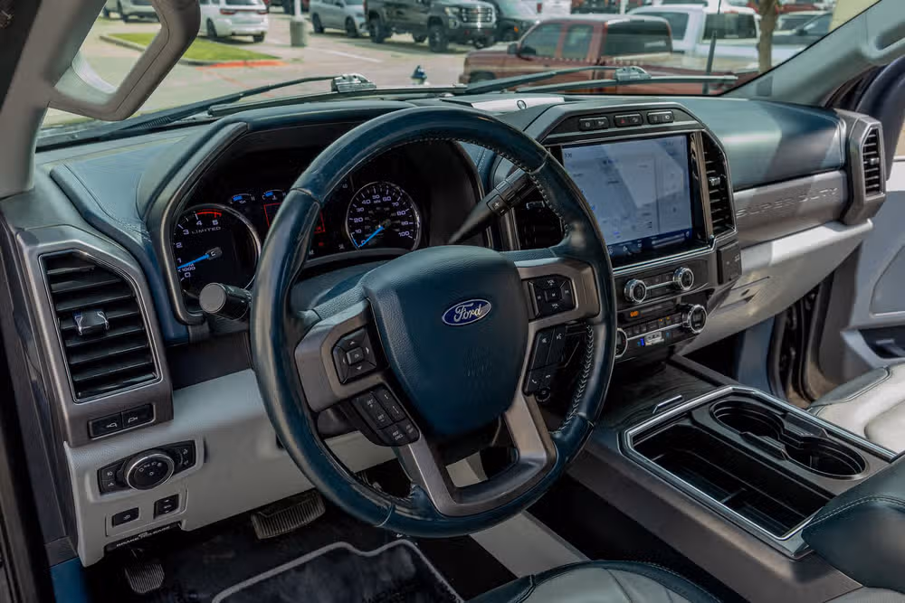 2022 Ford F-450 Super Duty Limited Crew Cab Image 17