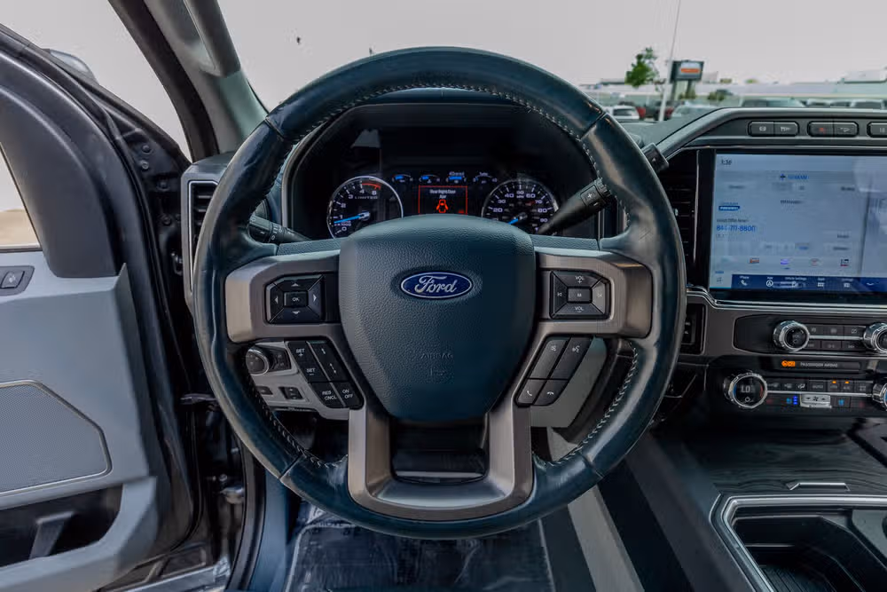 2022 Ford F-450 Super Duty Limited Crew Cab Image 19