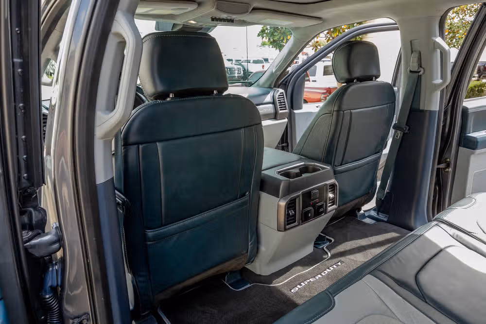 2022 Ford F-450 Super Duty Limited Crew Cab Image 34