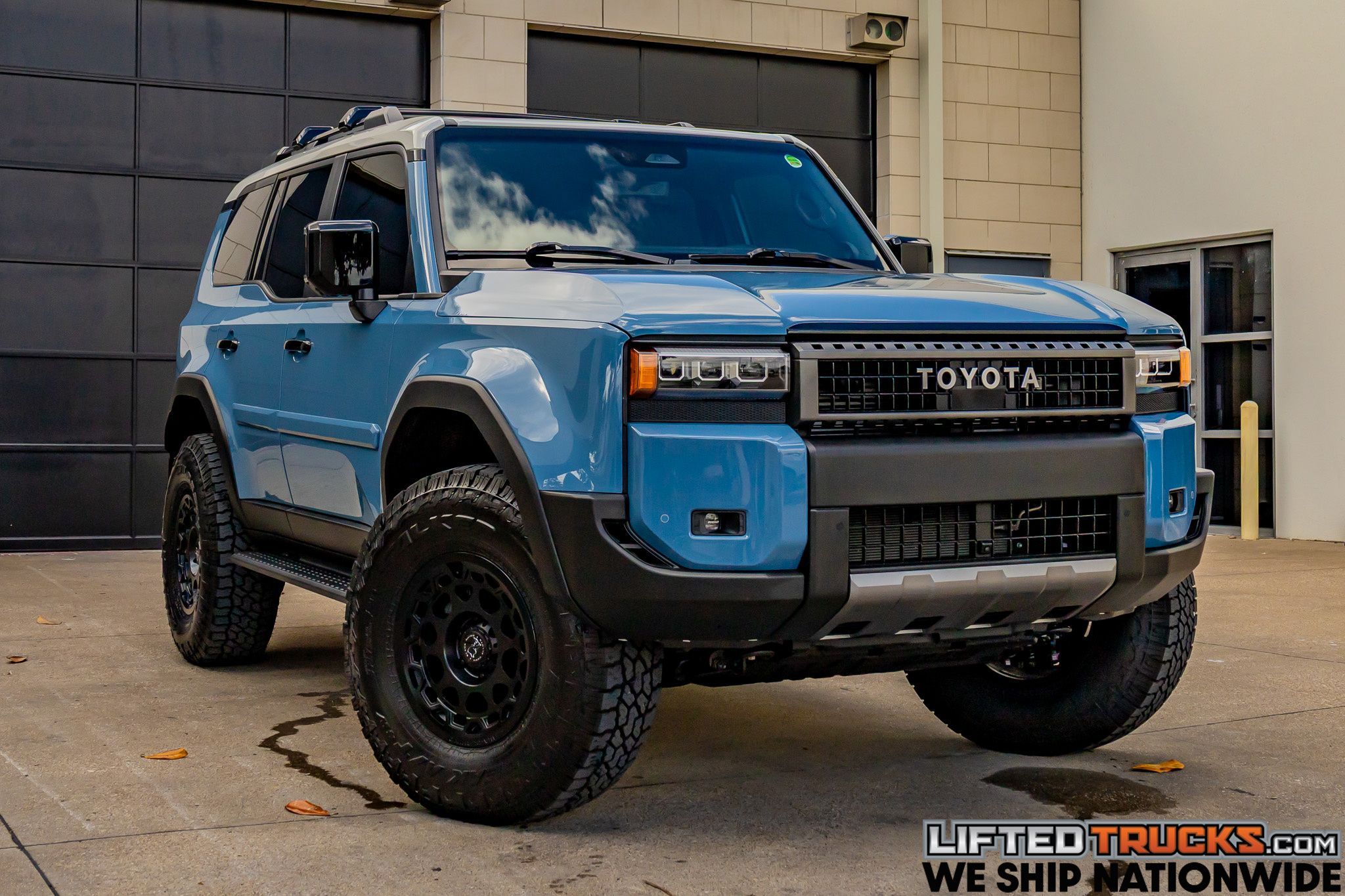 Heritage Blue w/Grayscape Roof 2026 Toyota Land Cruiser SUV / Crossover Four-Wheel Drive 8-Speed Automatic