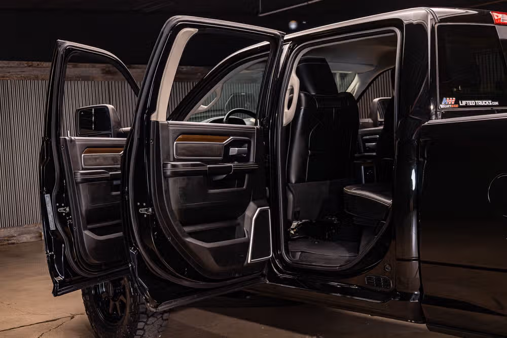 2023 Ram 2500 Laramie Crew Cab Image 28