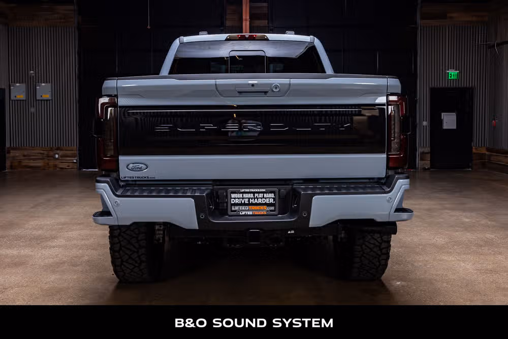 2026 Ford F-250 Super Duty Platinum Crew Cab Image 8