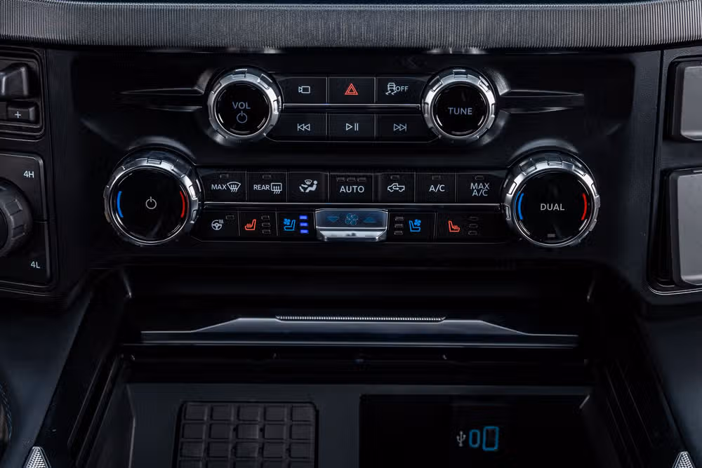 2026 Ford F-250 Super Duty Platinum Crew Cab Image 27