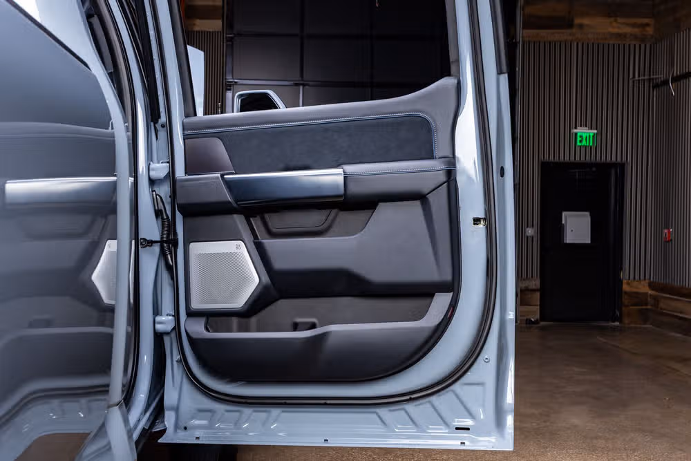 2026 Ford F-250 Super Duty Platinum Crew Cab Image 39