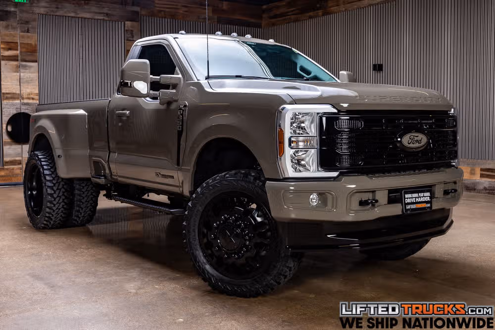 2026 Ford F-350 Super Duty XLT Regular Cab Image 1