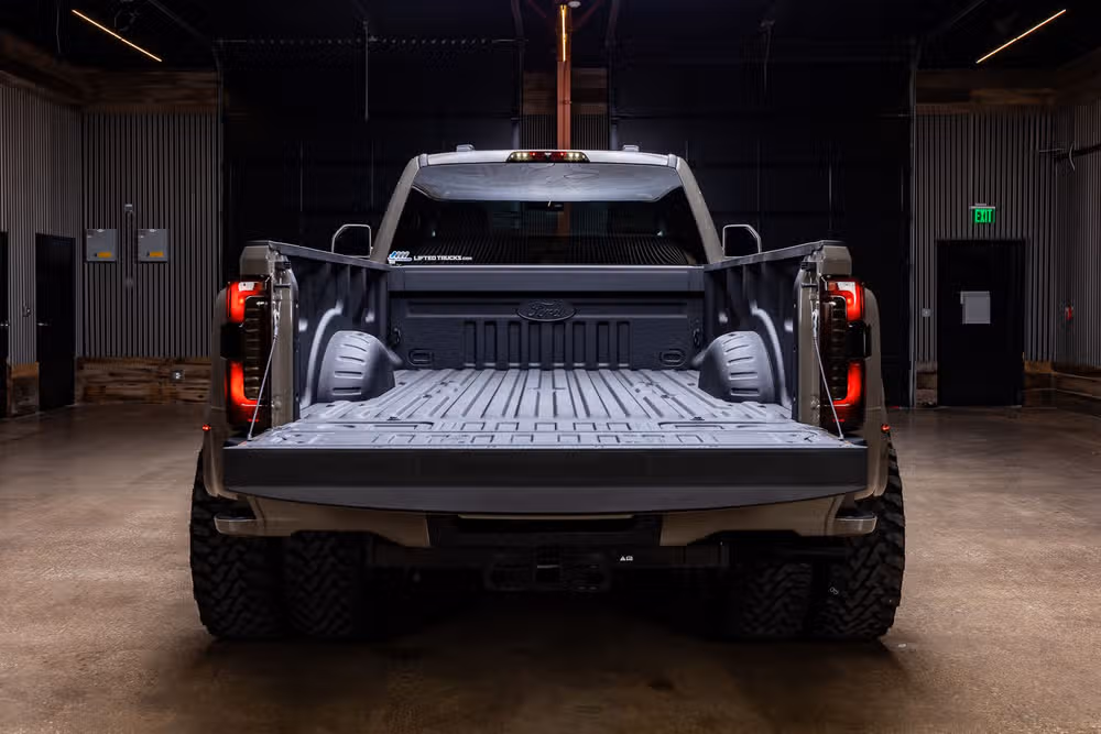 2026 Ford F-350 Super Duty XLT Regular Cab Image 9