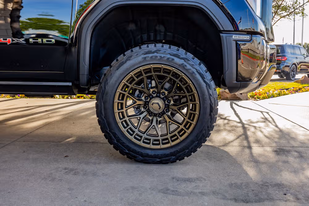 2025 GMC Sierra 2500HD AT4X Crew Cab Image 11