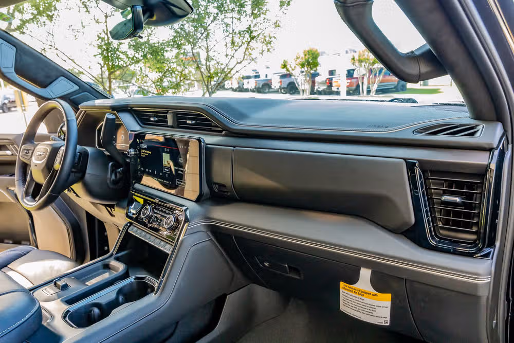 2025 GMC Sierra 2500HD AT4X Crew Cab Image 17