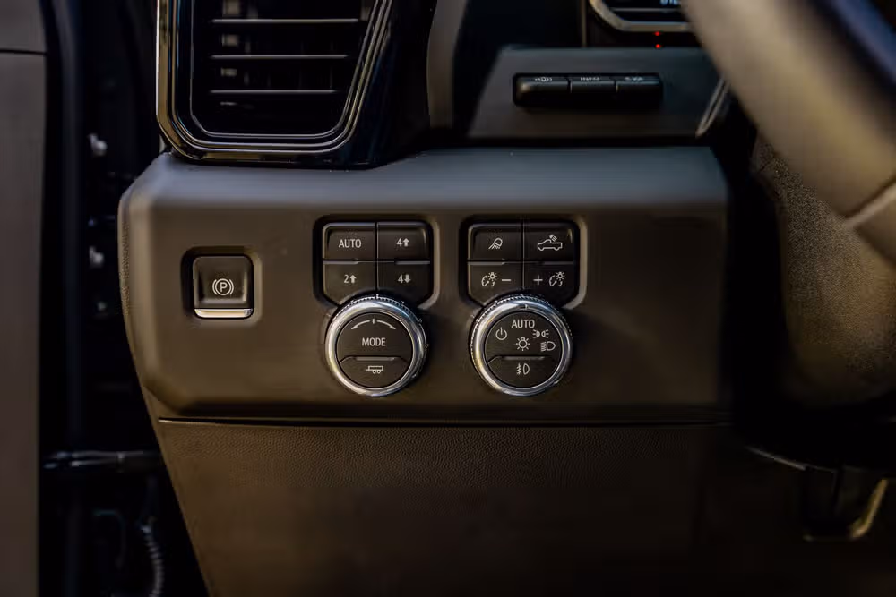 2025 GMC Sierra 2500HD AT4X Crew Cab Image 21