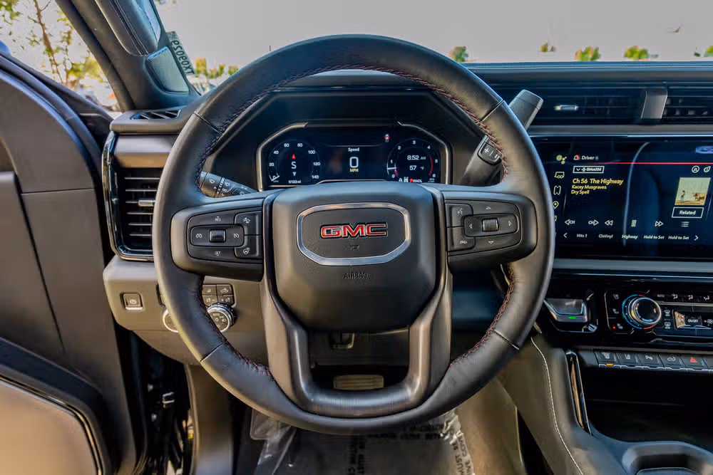 2025 GMC Sierra 2500HD AT4X Crew Cab Image 18