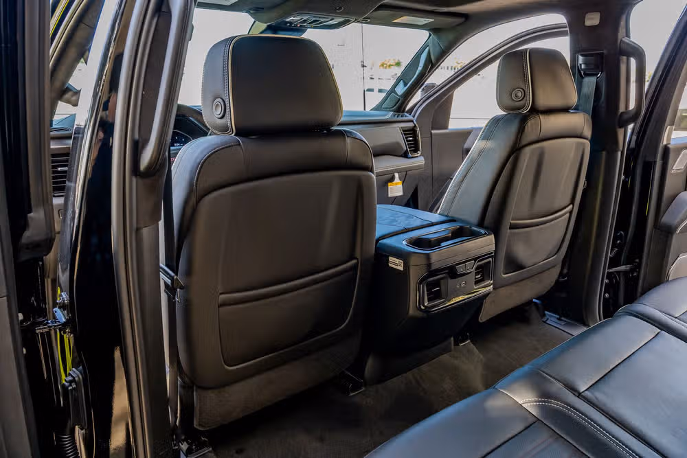2025 GMC Sierra 2500HD AT4X Crew Cab Image 33