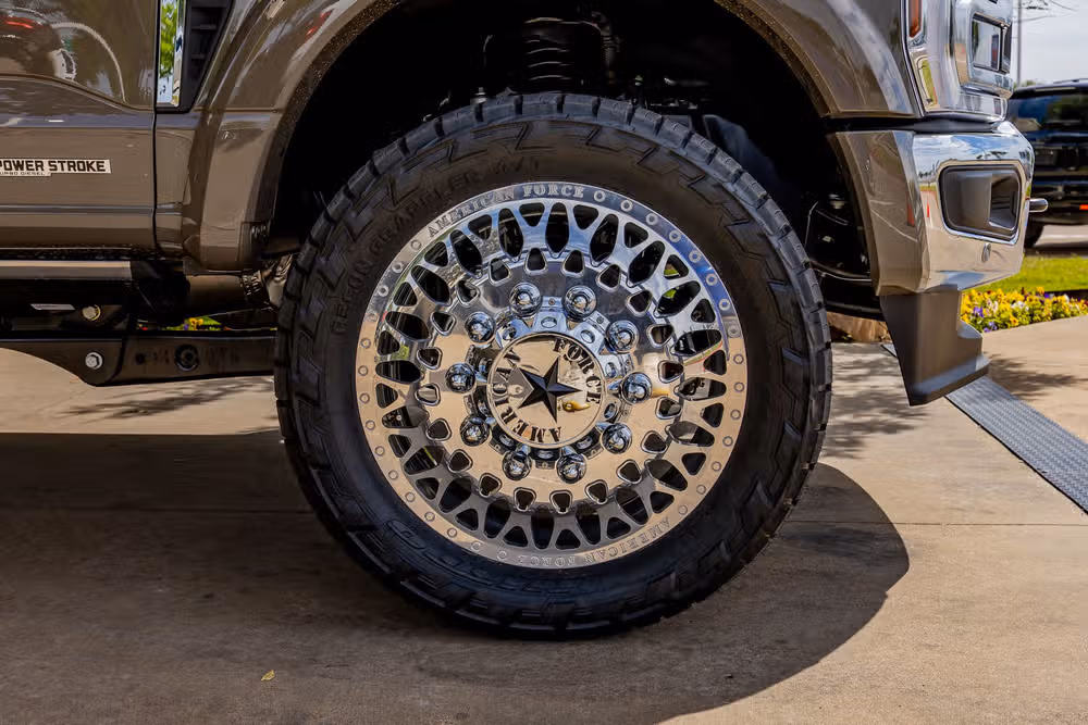 2026 Ford F-450 Super Duty King Ranch Crew Cab Image 12