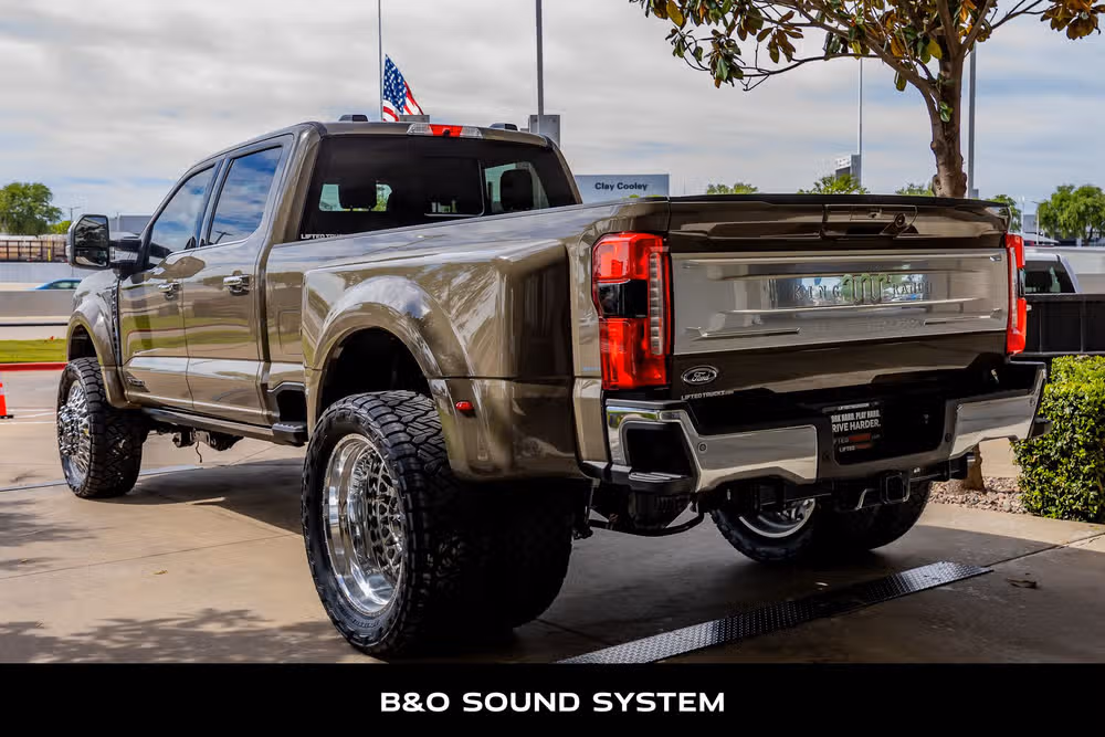 2026 Ford F-450 Super Duty King Ranch Crew Cab Image 7