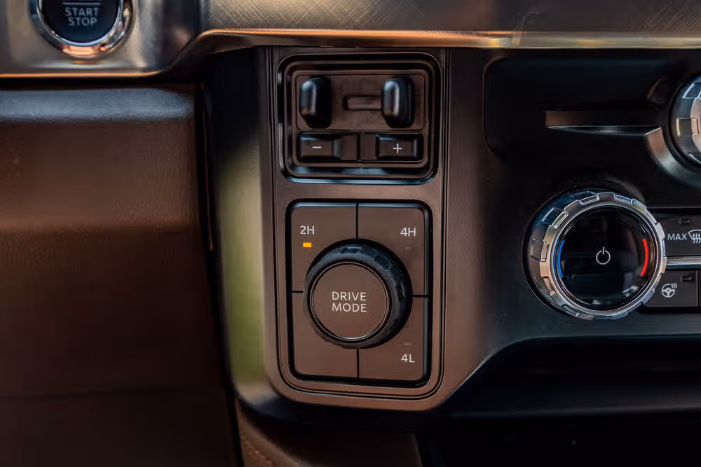 2026 Ford F-450 Super Duty King Ranch Crew Cab Image 24