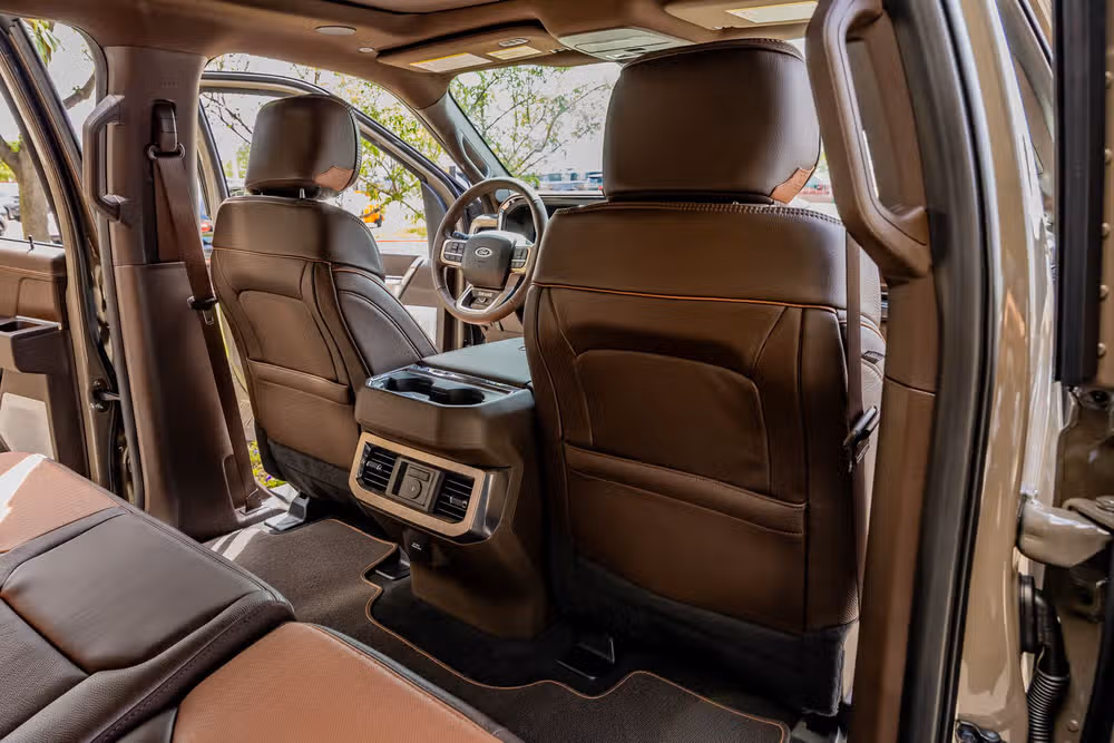 2026 Ford F-450 Super Duty King Ranch Crew Cab Image 33