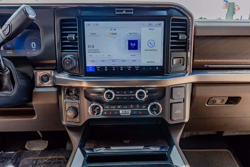 2026 Ford F-450 Super Duty King Ranch Crew Cab Image 25