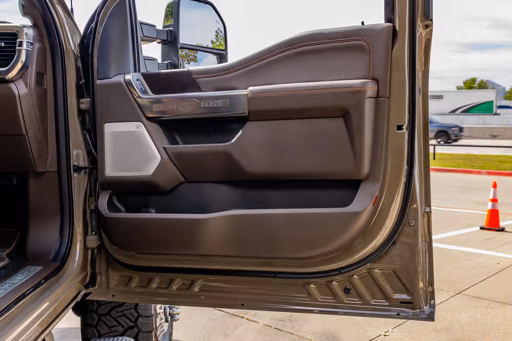 2026 Ford F-450 Super Duty King Ranch Crew Cab Image 38
