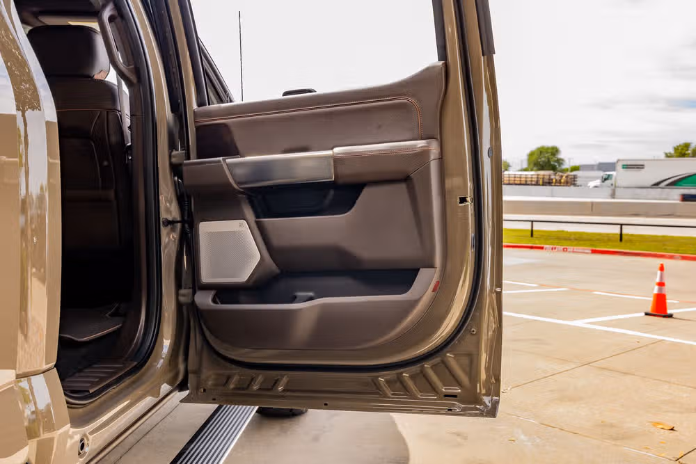 2026 Ford F-450 Super Duty King Ranch Crew Cab Image 40