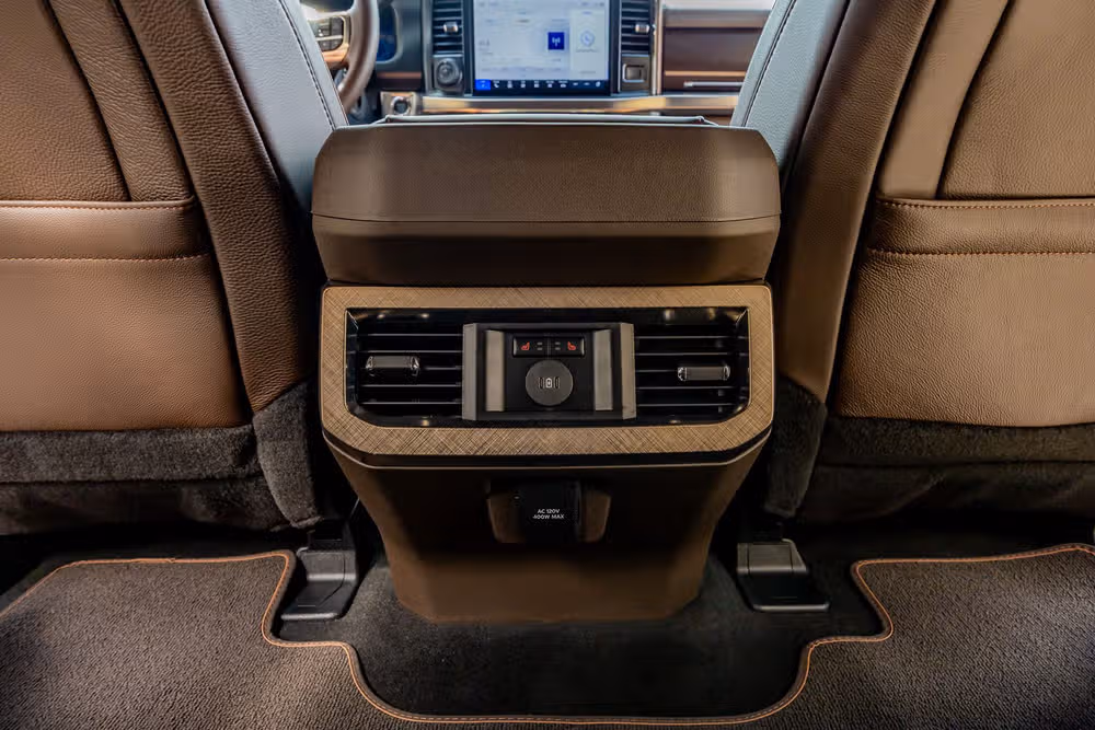 2026 Ford F-450 Super Duty King Ranch Crew Cab Image 34