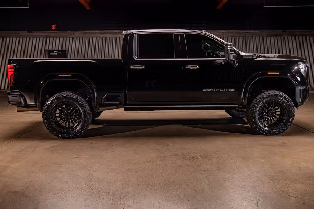 2025 GMC Sierra 3500HD Denali Ultimate Crew Cab Image 11