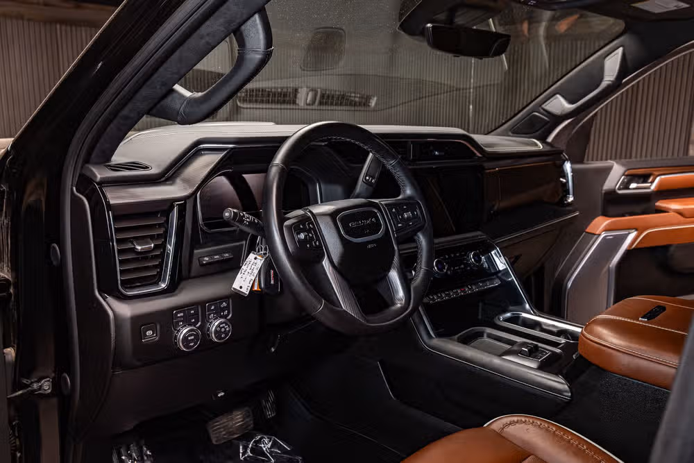 2025 GMC Sierra 3500HD Denali Ultimate Crew Cab Image 15