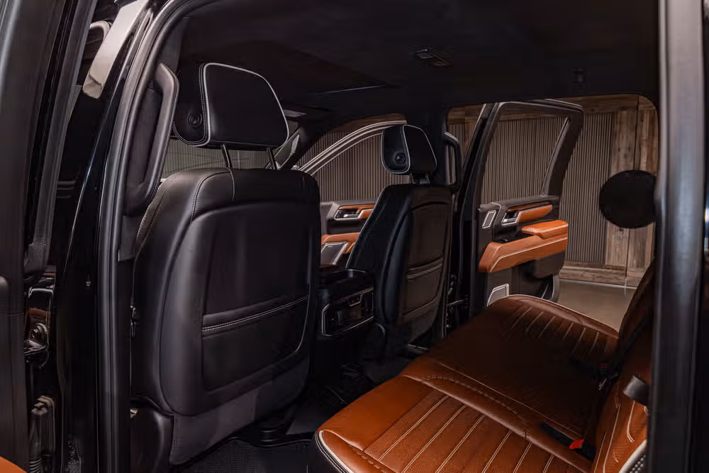 2025 GMC Sierra 3500HD Denali Ultimate Crew Cab Image 24