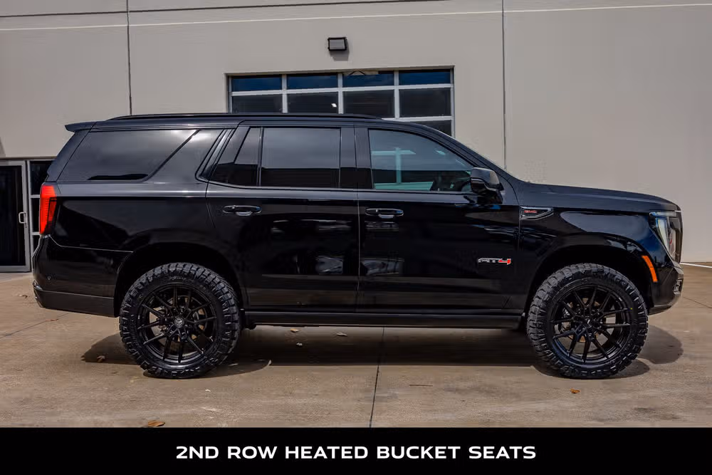 2025 GMC Yukon AT4 Image 11