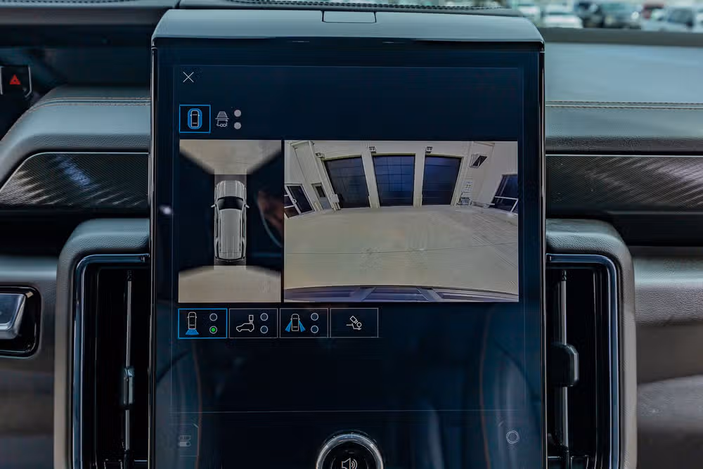 2025 GMC Yukon AT4 Image 26