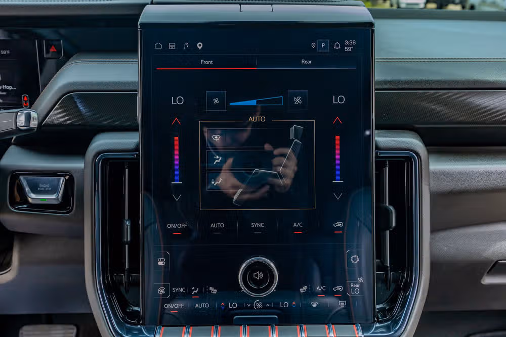 2025 GMC Yukon AT4 Image 27