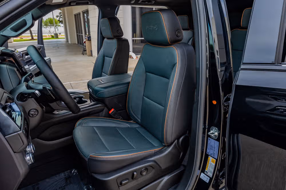 2025 GMC Yukon AT4 Image 30