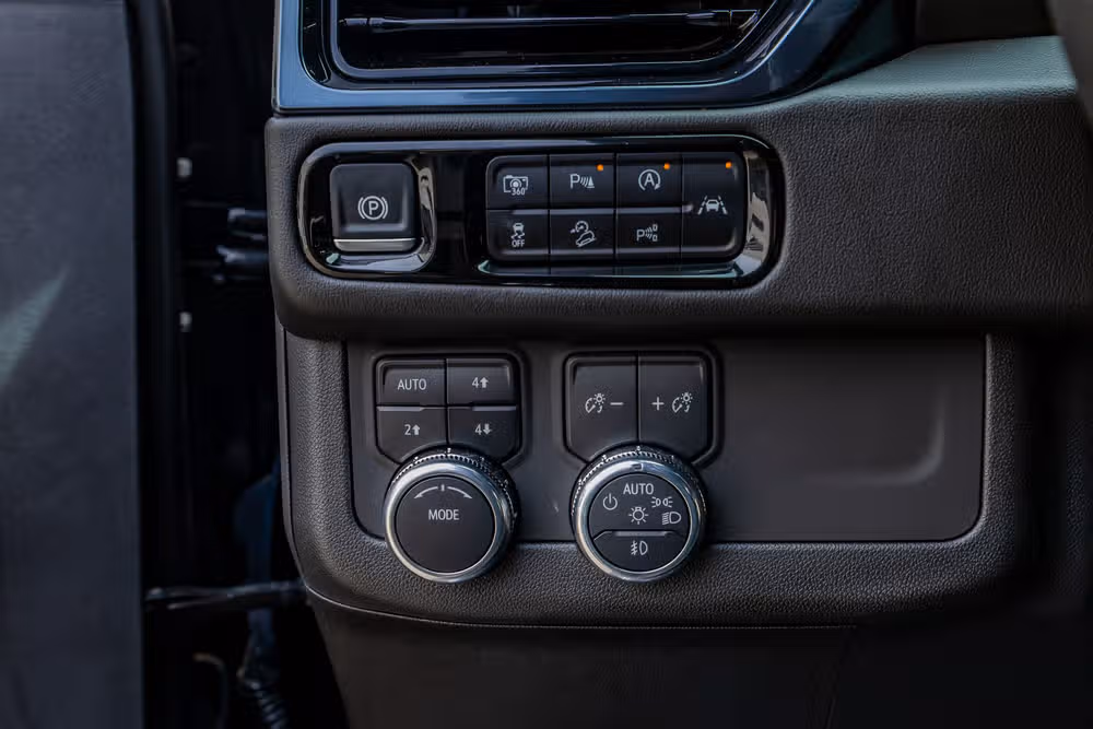 2025 GMC Yukon AT4 Image 22