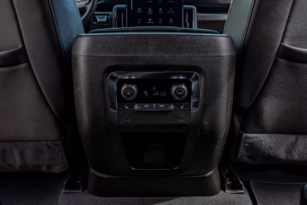 2025 GMC Yukon AT4 Image 33