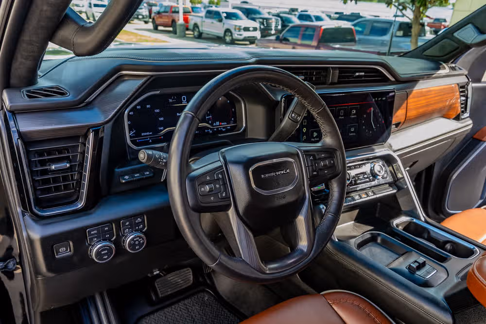 2024 GMC Sierra 3500HD Denali Ultimate Crew Cab Image 17