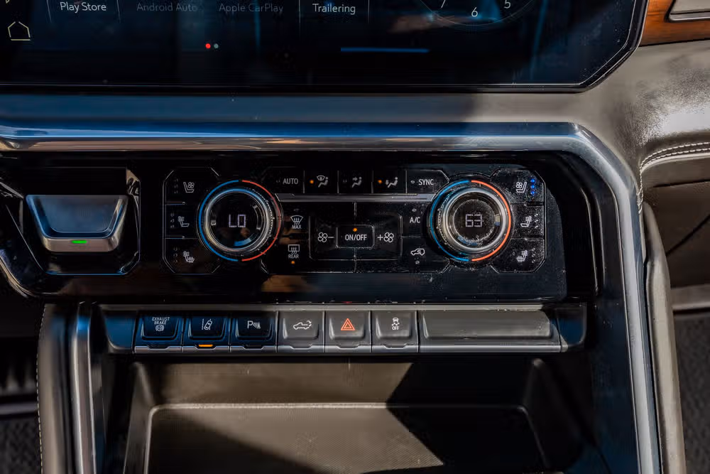 2024 GMC Sierra 3500HD Denali Ultimate Crew Cab Image 27