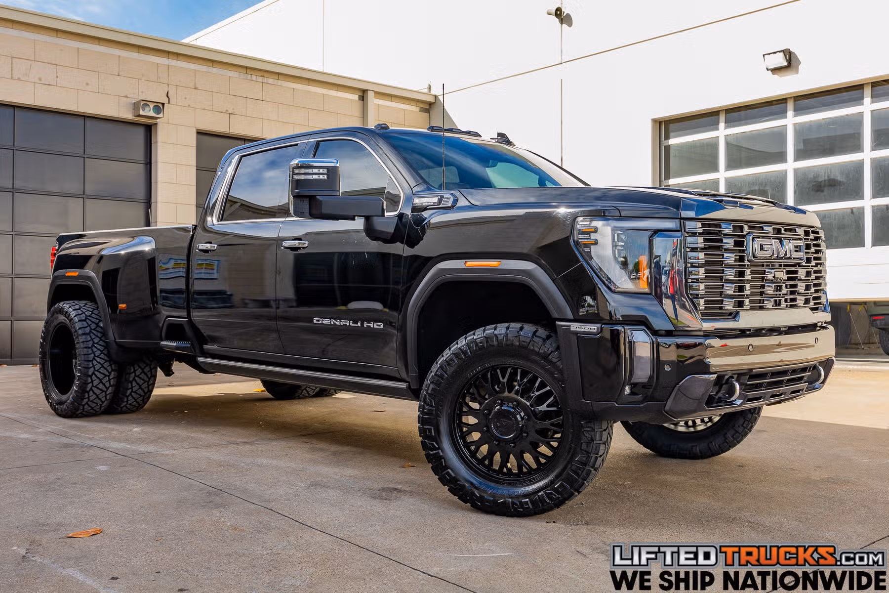 2024 GMC Sierra 3500HD Denali Ultimate Crew Cab Image 1