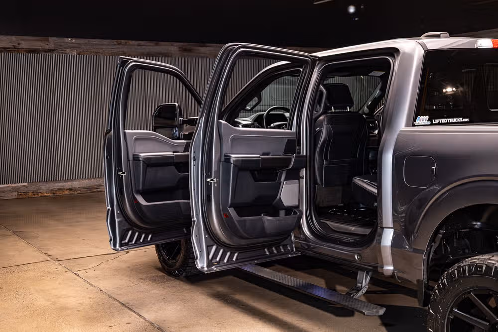 2023 Ford F-150 Lariat SuperCrew Image 27