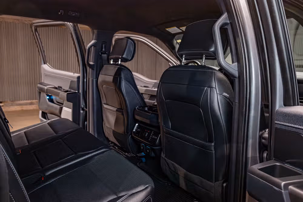 2023 Ford F-150 Lariat SuperCrew Image 24