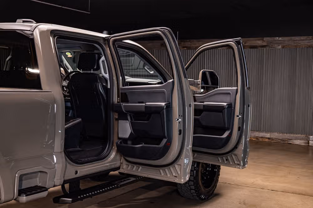 2023 Ford F-150 Lariat SuperCrew Image 29