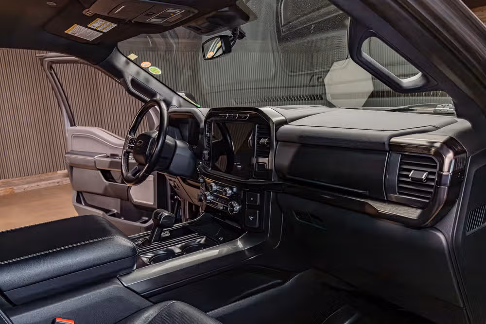 2023 Ford F-150 Lariat SuperCrew Image 16