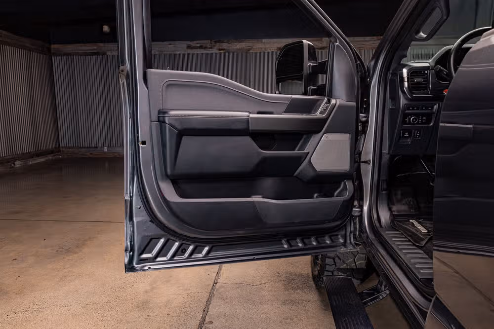2023 Ford F-150 Lariat SuperCrew Image 28