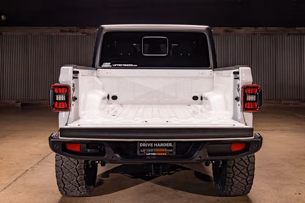 2025 Jeep Gladiator Willys Crew Cab Image 9