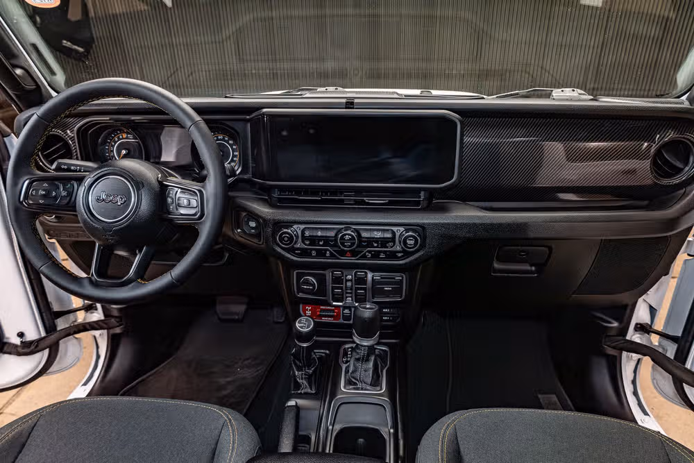 2025 Jeep Gladiator Willys Crew Cab Image 14