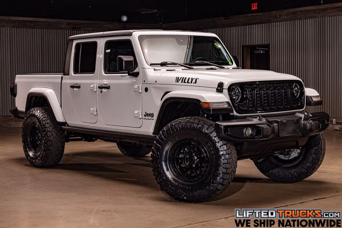 2025 Jeep Gladiator Willys Crew Cab
