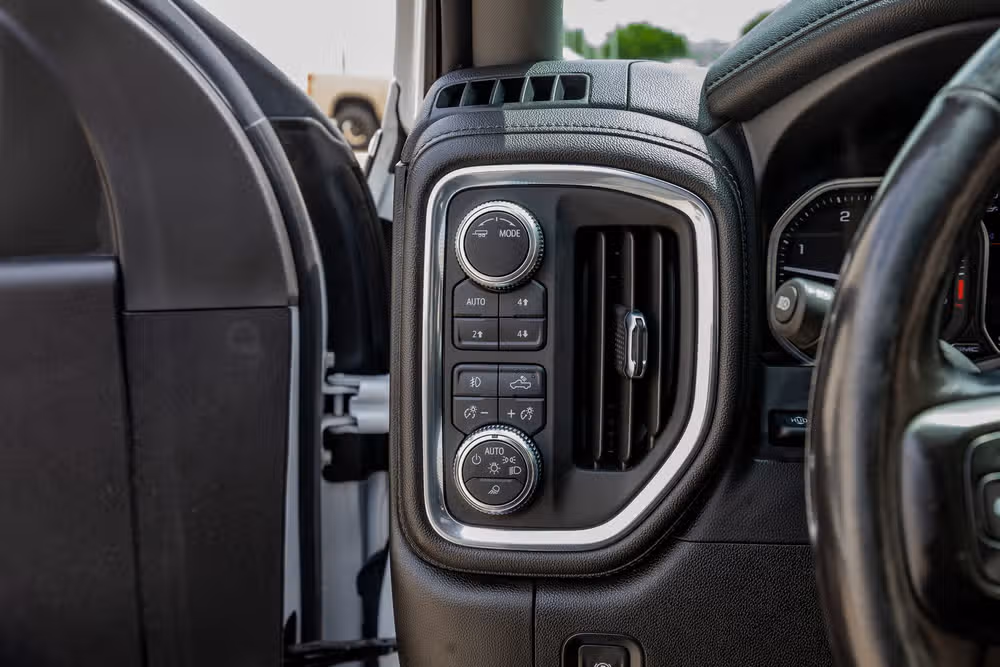 2021 GMC Sierra 3500HD Denali Crew Cab Image 21