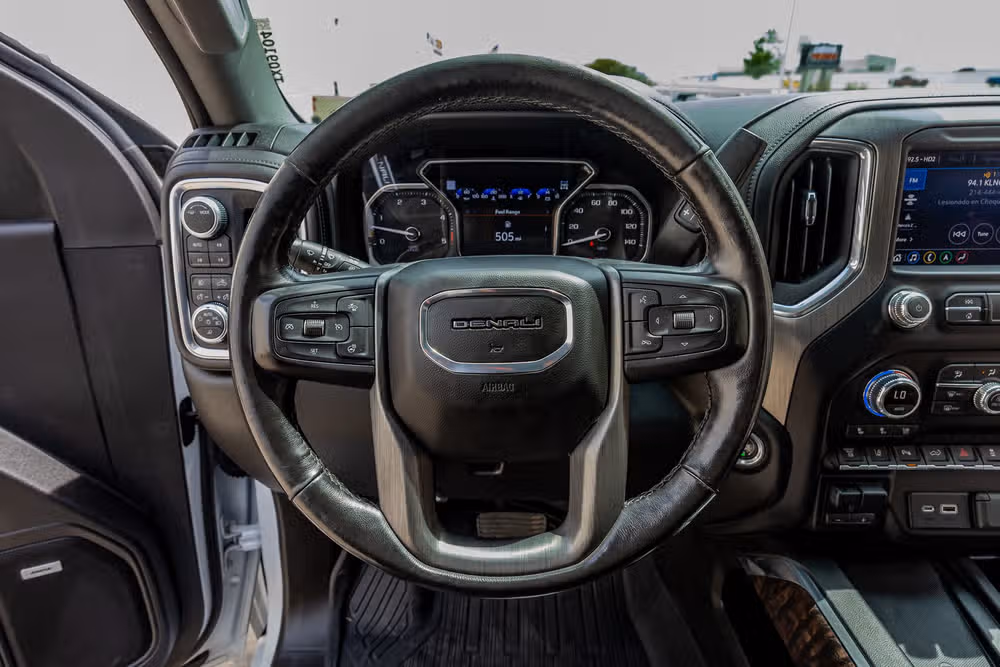 2021 GMC Sierra 3500HD Denali Crew Cab Image 18